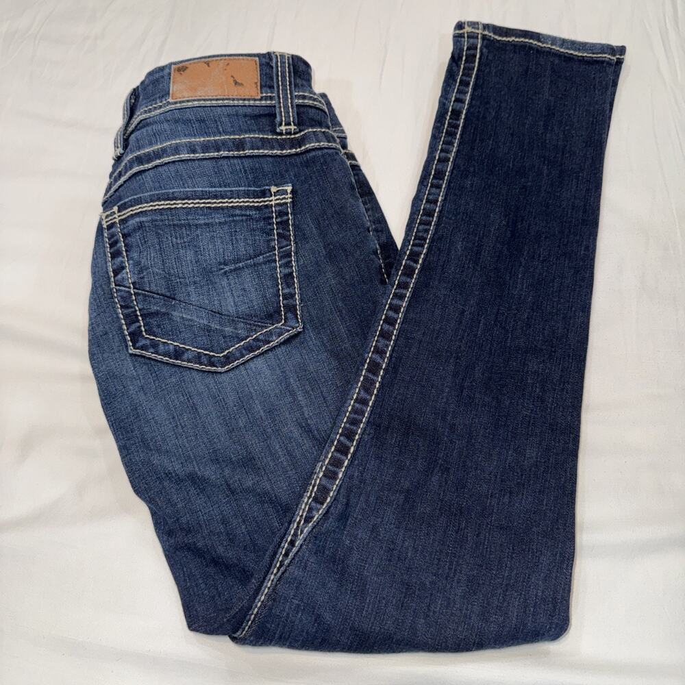 BKE Stella Jeans Womens 29R Blue Contrast Stitch Embroidered Pockets Whiskering